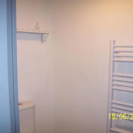 Grande Chambre, Vue Sur Toits, Cyclistes Bienvenus * Béziers